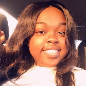 Meet your Posher, Tomejia